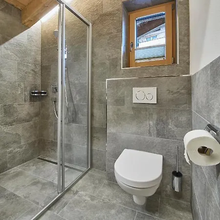 شاليه Dirndl Und Buam *