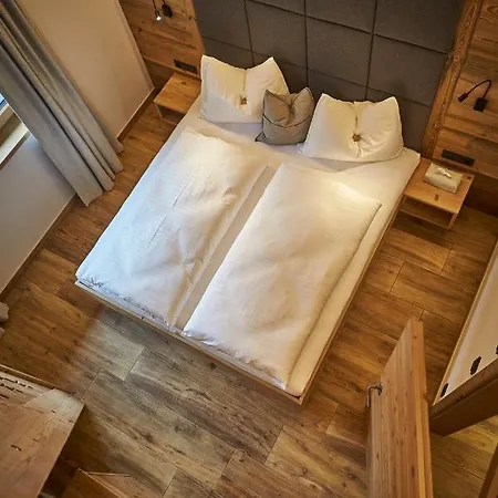 شاليه Dirndl Und Buam *