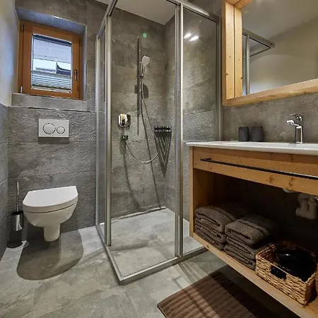 شاليه Dirndl Und Buam