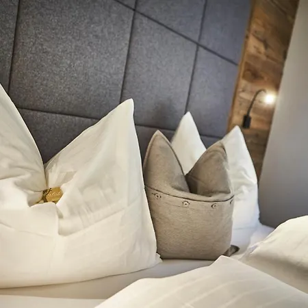 شاليه Dirndl Und Buam *