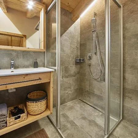 شاليه Dirndl Und Buam *