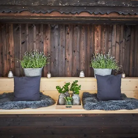 Dirndl Und Buam * Saalbach-Hinterglemm