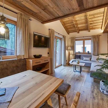 Alpstuga Dirndl Und Buam