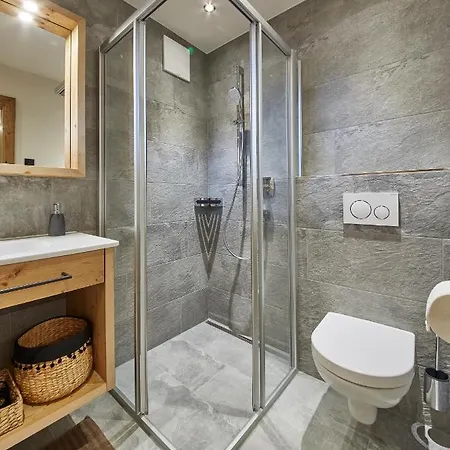 Dirndl Und Buam Alpstuga Saalbach-Hinterglemm