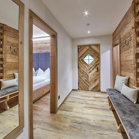 Alpstuga Dirndl Und Buam *