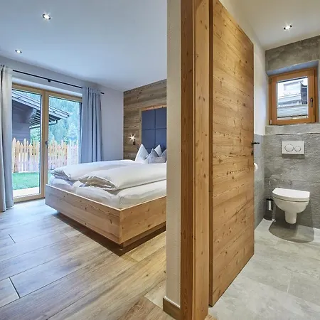 Dirndl Und Buam Alpstuga Saalbach-Hinterglemm