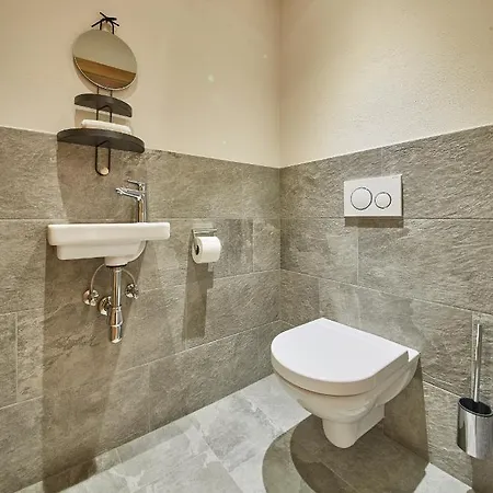 Dirndl Und Buam * Saalbach-Hinterglemm