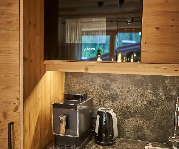 Dirndl Und Buam Saalbach-Hinterglemm