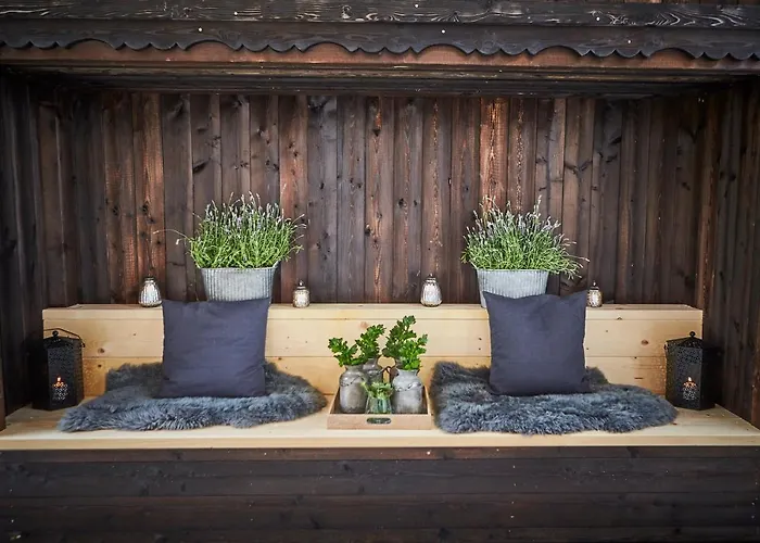 Dirndl Und Buam * Saalbach-Hinterglemm