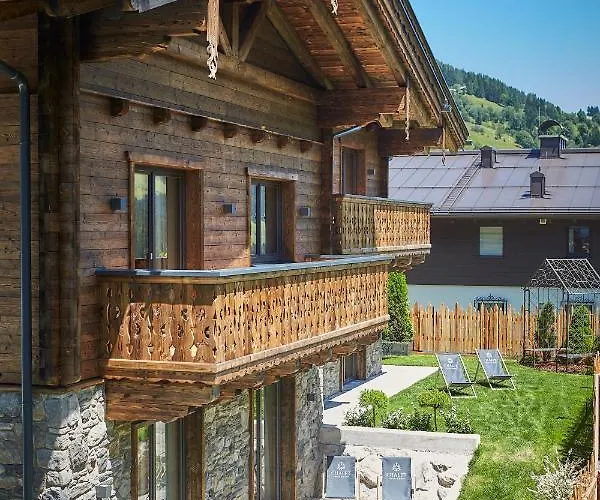 Dirndl Und Buam Saalbach-Hinterglemm