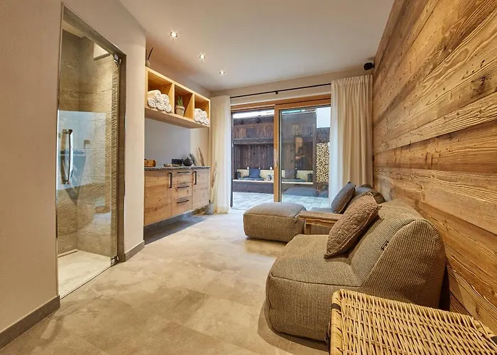 Dirndl Und Buam * Saalbach-Hinterglemm