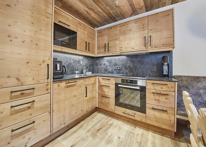 Dirndl Und Buam Saalbach-Hinterglemm